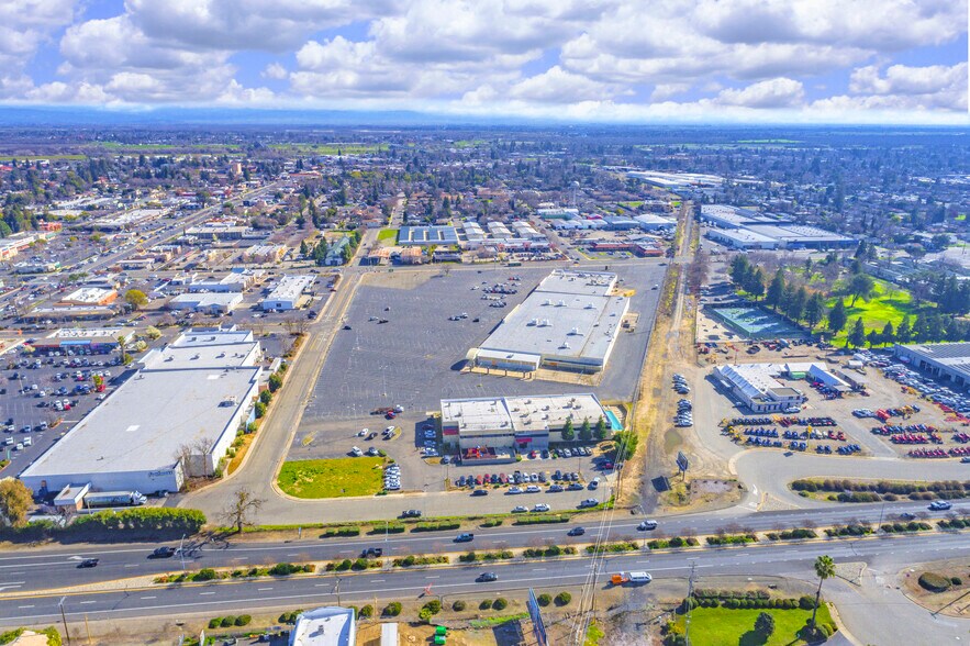 850 Gray Ave, Yuba City, CA 95991 Department Store For Sale