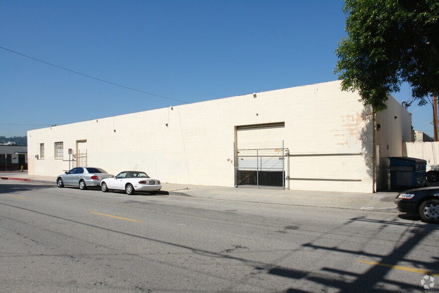 More Photos Of 733 Salem St, Glendale Manufacturing For Lease