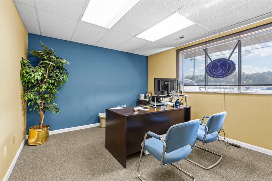More Photos Of 2473-2517 E Grand River Ave, Howell Office For Sale
