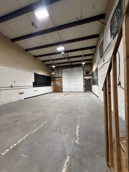 More Photos Of 337-339 S 26th St, Billings Flex For Lease