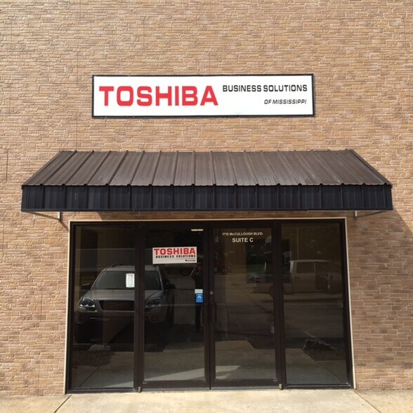 More Photos Of 1715 McCullough Blvd, Tupelo Flex For Lease