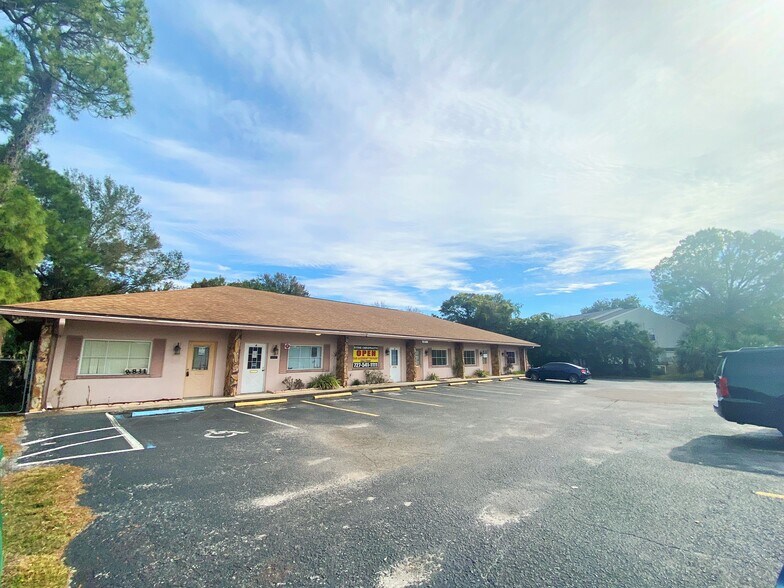 More Photos Of 8831 49th St, Pinellas Park Medical For Lease
