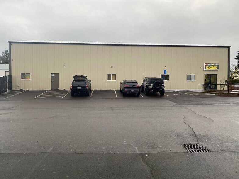More Photos Of 1400 SE Township Rd, Canby Light Distribution For Lease