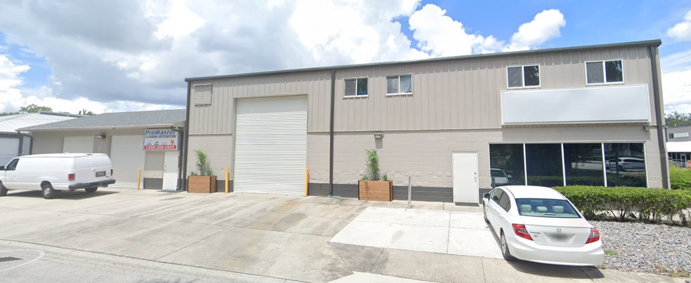 More Photos Of 1504 Damon Ave, Kissimmee Showroom For Lease