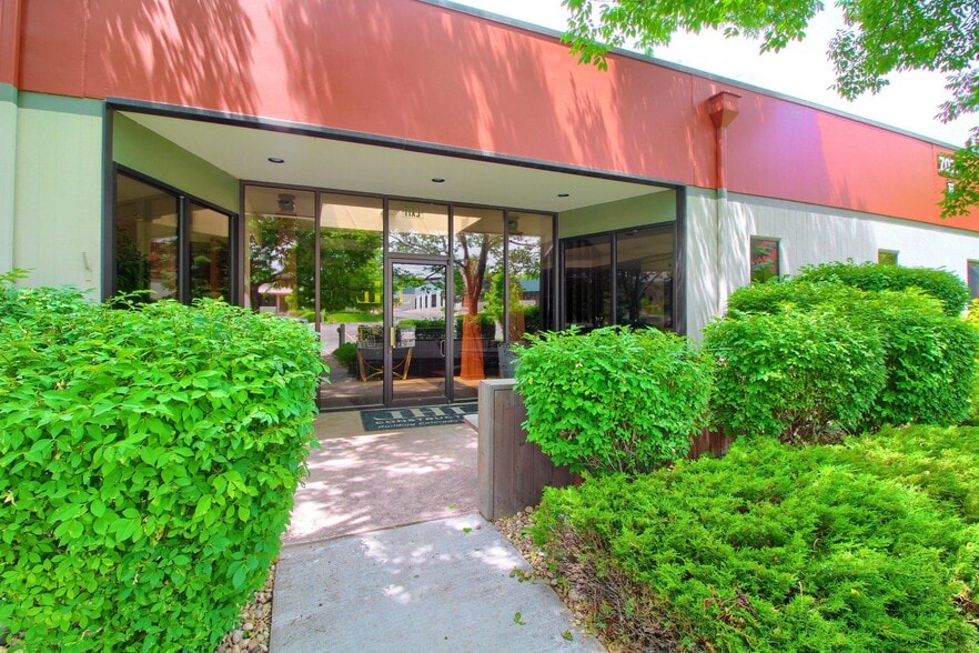 More Photos Of 7076 S Alton Way, Englewood Research And Development For Lease