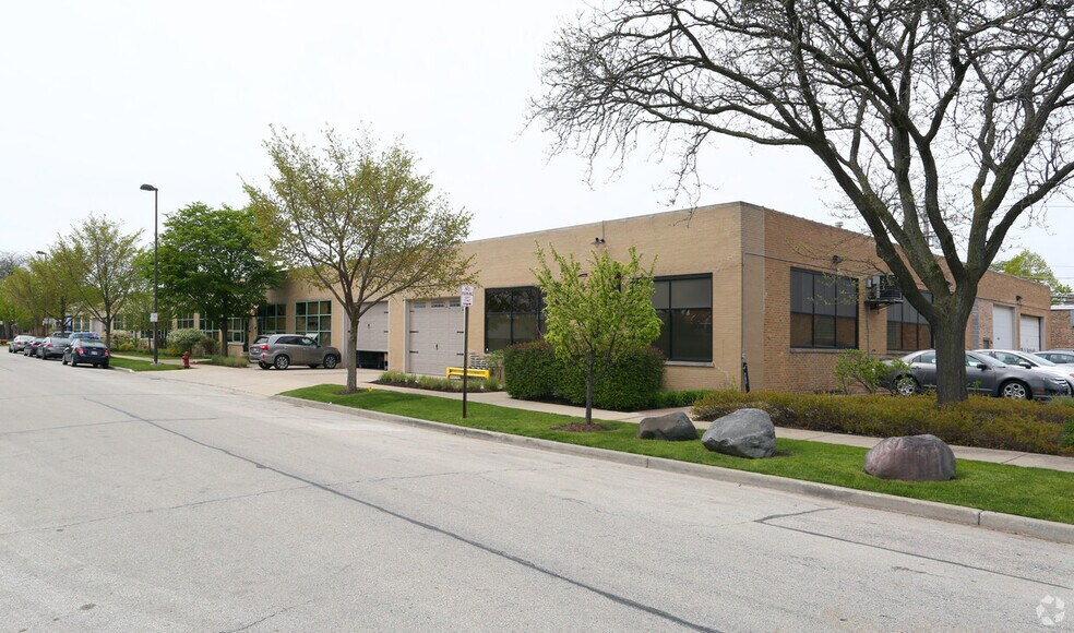 More Photos Of 8100-8142 Monticello Ave, Skokie Manufacturing For Lease