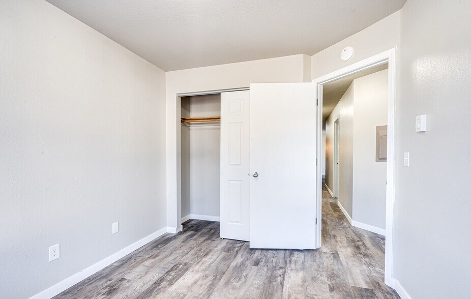 More Photos Of 825-835 Wisconsin St, Oshkosh Apartments For Sale