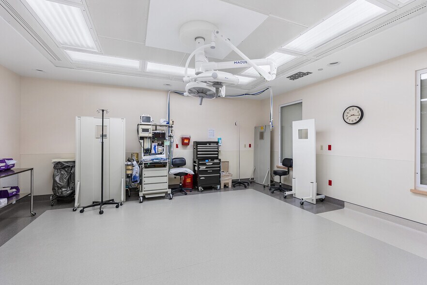 More Photos Of 670 Woodbourne Rd, Langhorne Medical For Sale