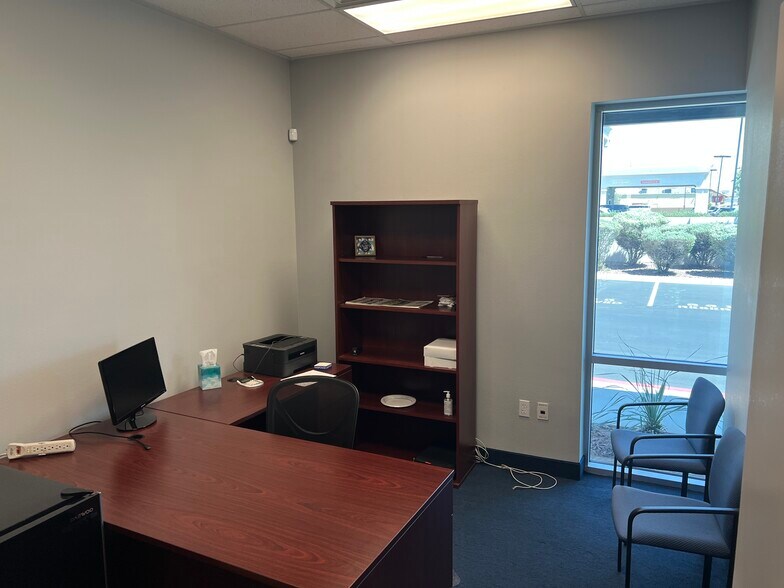 More Photos Of 6615 S Eastern Ave, Las Vegas Office For Lease
