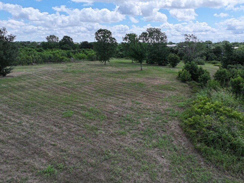 More Photos Of 1305-1307 Royal Pky, Euless Land For Sale