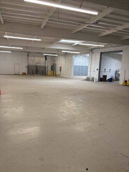 More Photos Of 13413 S Broadway, Los Angeles Manufacturing For Sale