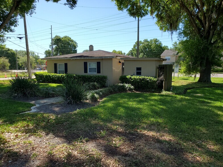 More Photos Of 10418 Bloomingdale Ave, Riverview Office Residential For Sale