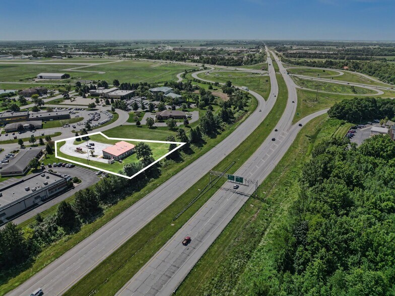 More Photos Of 2801 Leonard Dr, Valparaiso Medical For Sale