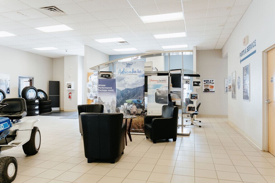 More Photos Of 105 Laurell Rd, Gander Showroom For Sale