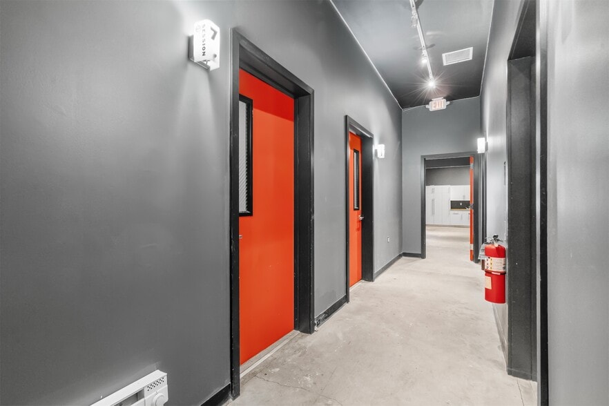 More Photos Of 327 Douglass St, Brooklyn Storefront For Sale