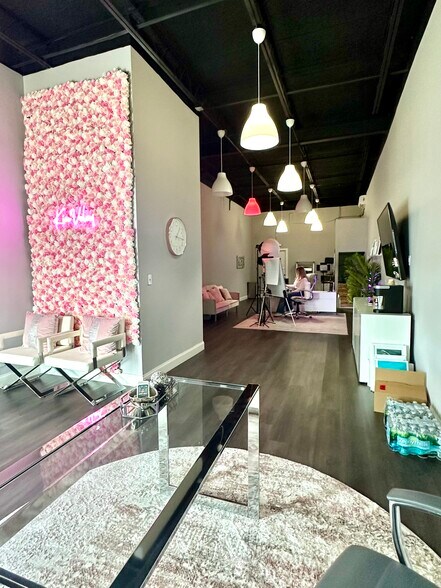 More Photos Of 4160-4260 NW 1st Ave, Boca Raton Showroom For Lease