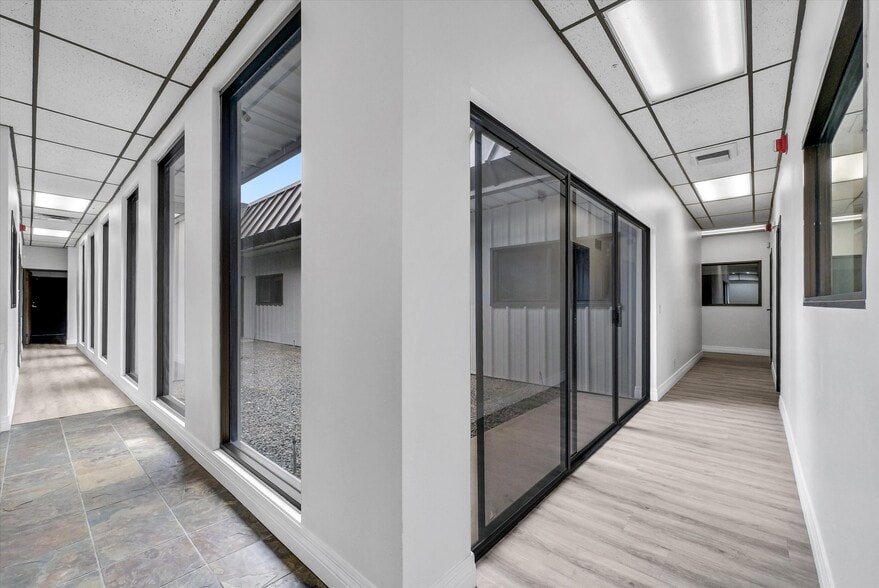 More Photos Of 15384 Arrow Blvd, Fontana Office For Lease