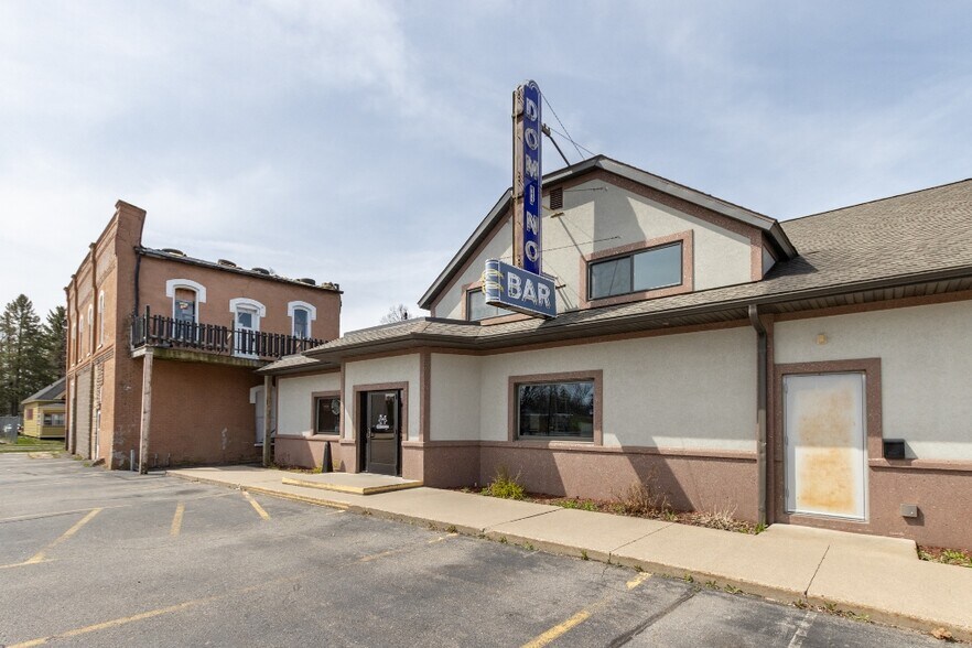 More Photos Of 740 Washington St, Wausau Bar For Sale