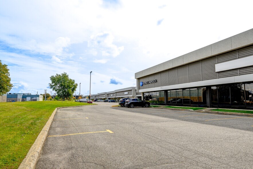 More Photos Of 3339-3403 St Griffith, Saint-Laurent Warehouse For Lease