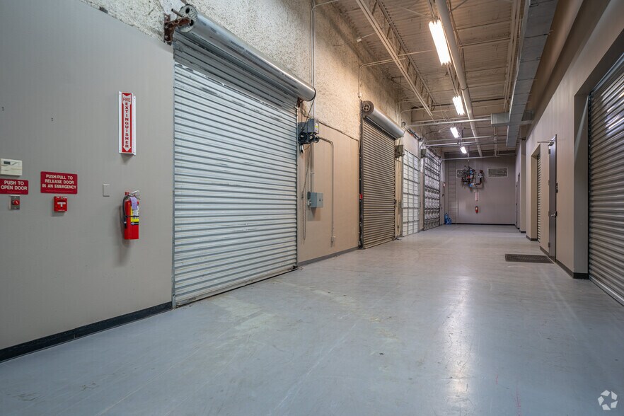 More Photos Of 22001 Northpark Dr, Kingwood Light Manufacturing For Lease