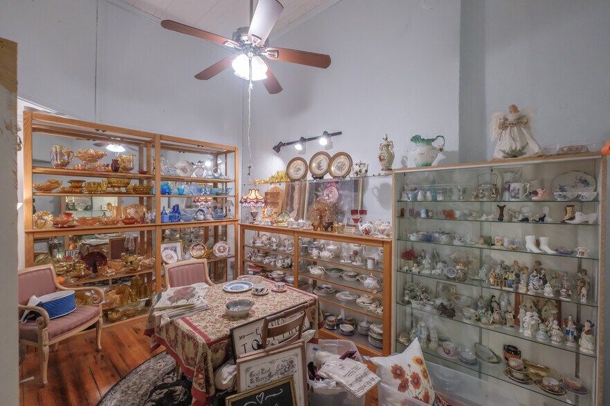 More Photos Of 354 & 402 N Main St, Brownsville Storefront Retail Residential For Sale
