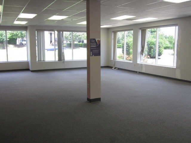 More Photos Of 2727 Electric Rd, Roanoke Office For Sale