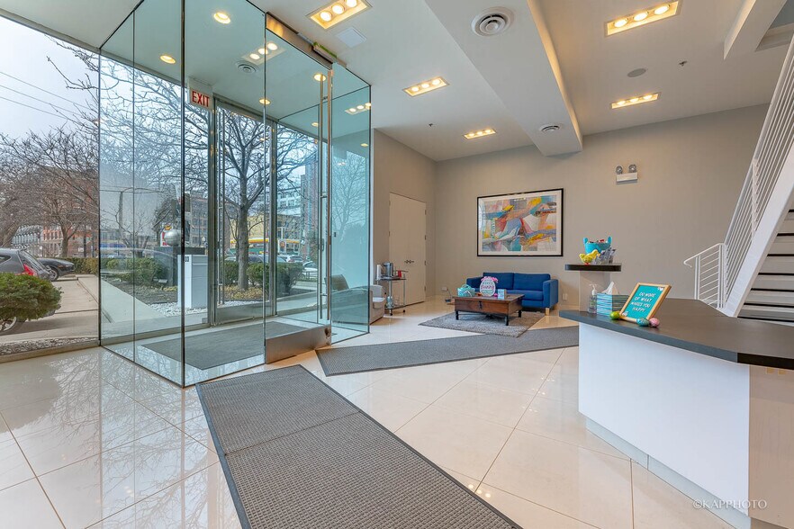 More Photos Of 1133 W Van Buren St, Chicago Medical For Lease