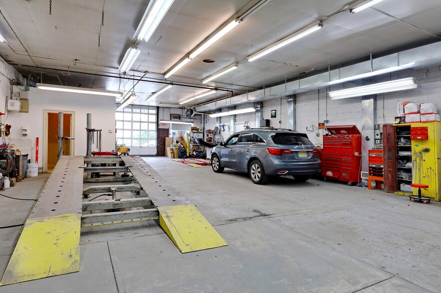 More Photos Of 106 Hayward Pl, Wallington Auto Repair For Sale