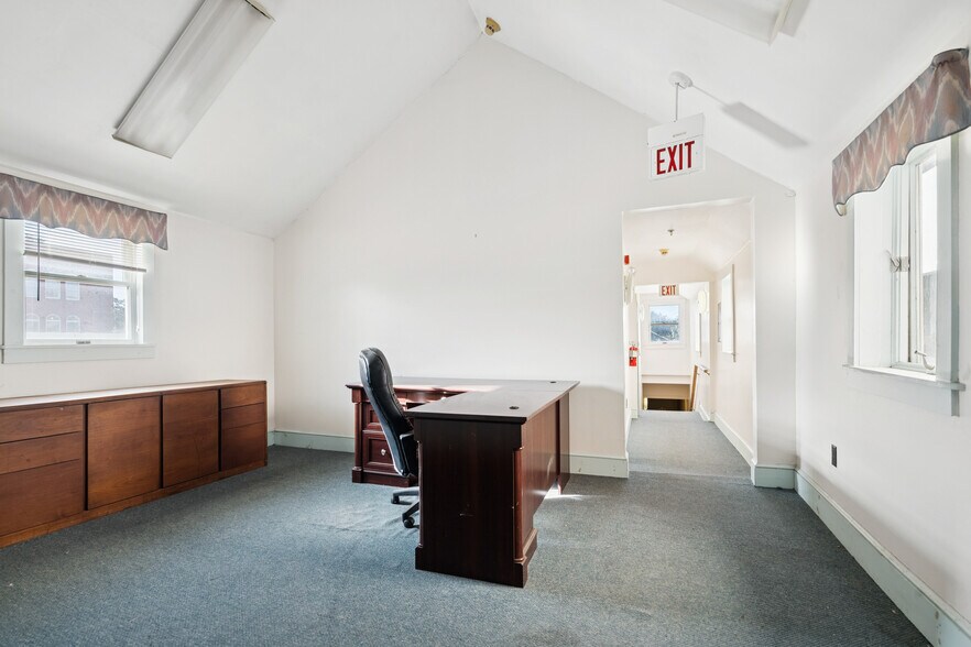 More Photos Of 201-203 E Broadway, Salem Office For Sale
