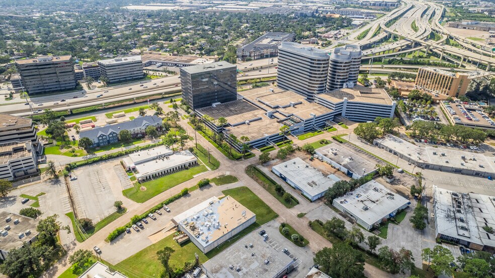 More Photos Of 2110 E Governors Cir, Houston Light Manufacturing For Sale