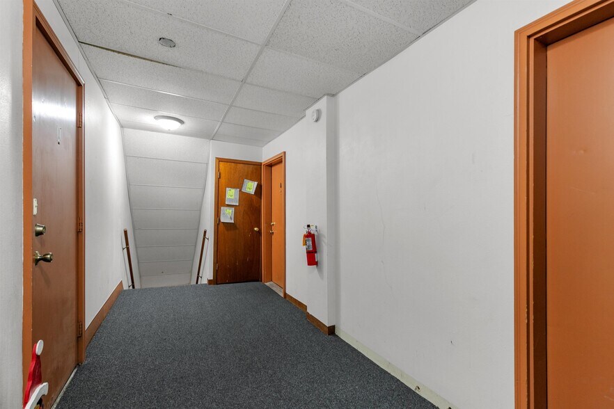 More Photos Of 1027 S Main St, Oshkosh Restaurant For Sale