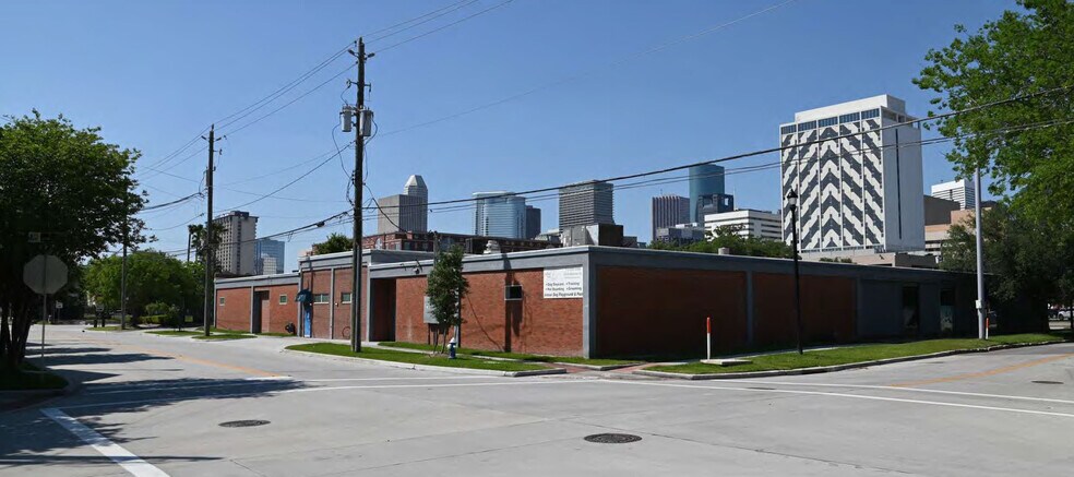 More Photos Of 1618 Webster St, Houston General Retail For Lease