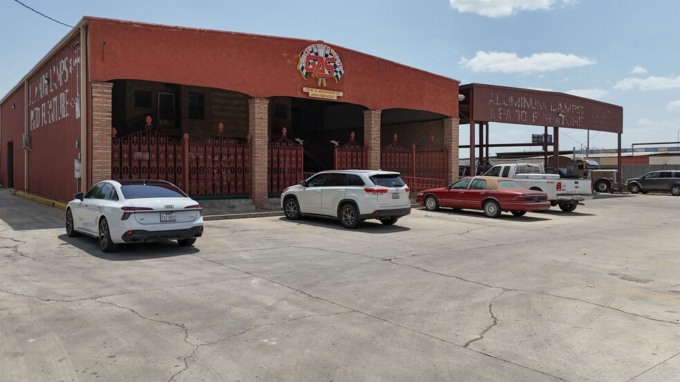 More Photos Of 5103 US Highway 59, Laredo Warehouse For Sale