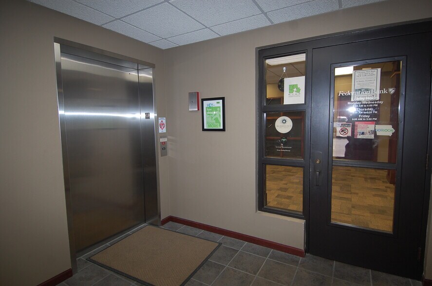 More Photos Of 102 E Main St, Washington Office For Sale