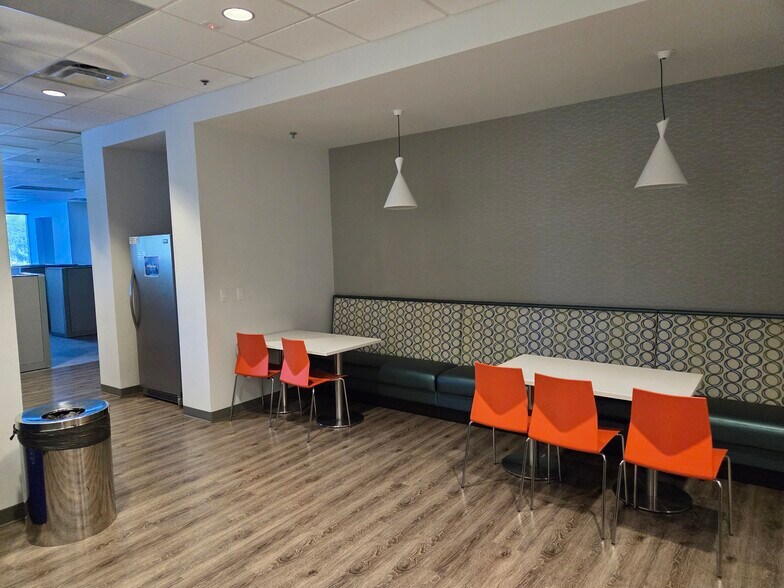 More Photos Of 4609 Regent Blvd, Irving Loft Creative Space For Lease