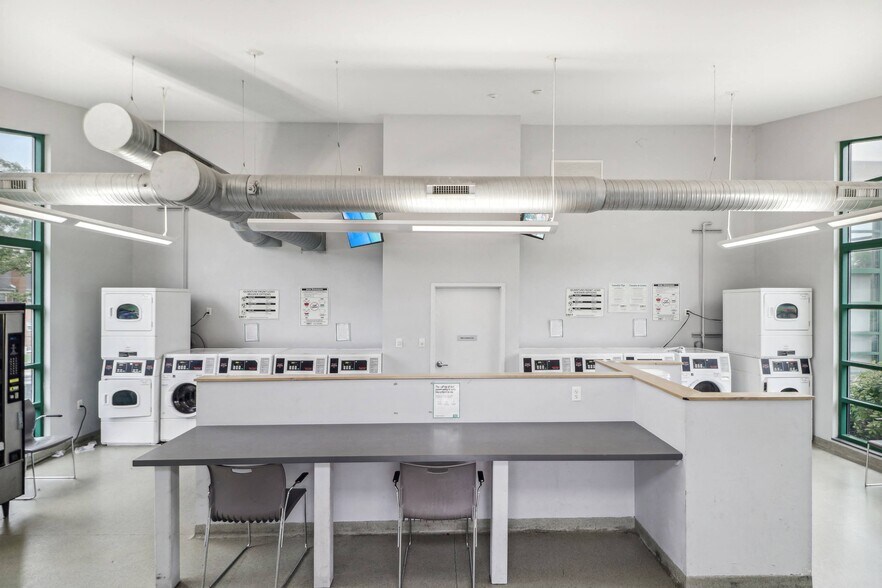 More Photos Of 1100 E Ramblewood Rd, Baltimore Apartments For Sale