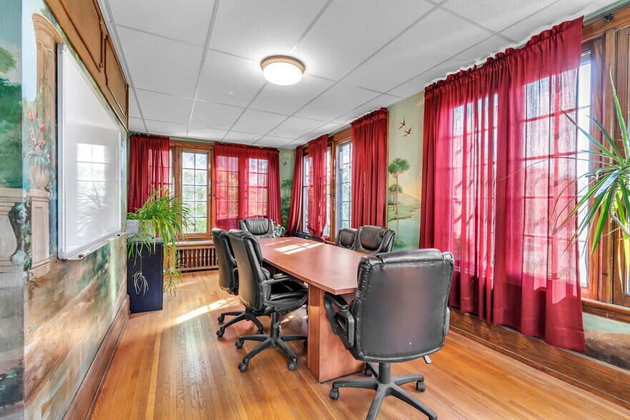 More Photos Of 2740 Main St, Buffalo Office Residential For Sale