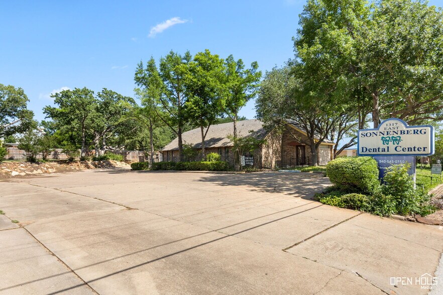 More Photos Of 1317 East St, Graham Medical For Sale