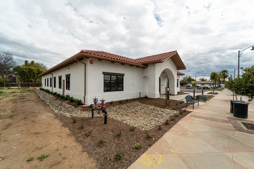 More Photos Of 132 Valencia St, Woodlake Healthcare For Sale