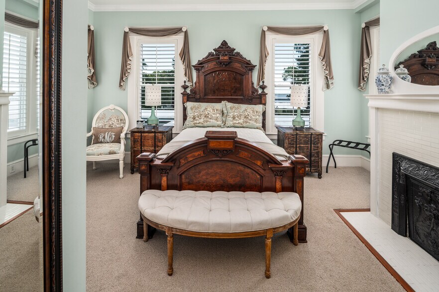 More Photos Of 738 E Main St, Belhaven Hotel For Sale