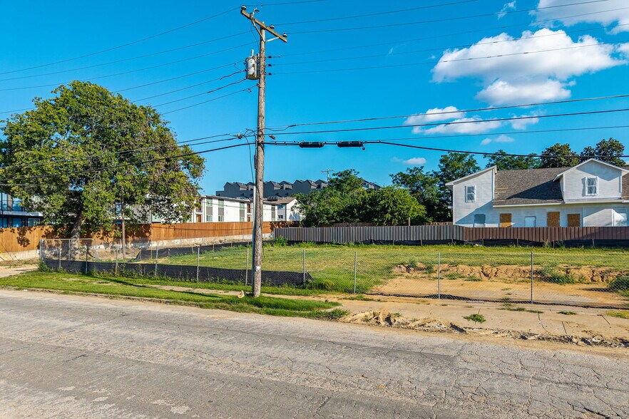 More Photos Of 722 N Marsalis Ave, Dallas Land For Sale