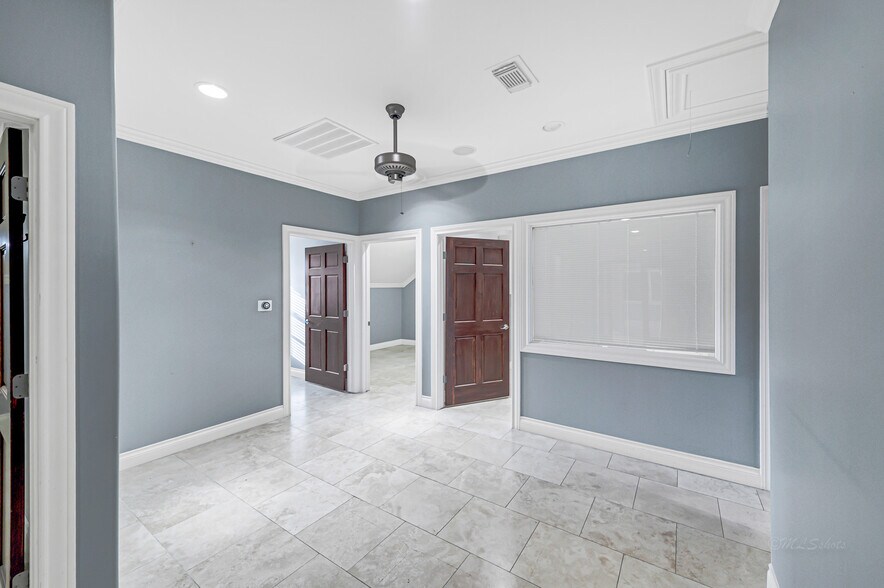 More Photos Of 607 Park Grove Dr, Katy Medical For Lease