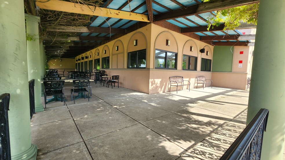 More Photos Of 6 Radcliffe Dr, Moosic Restaurant For Sale