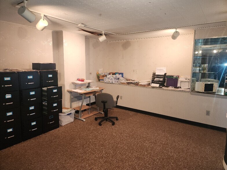More Photos Of 370 Ardale St, West Haven Light Manufacturing For Sale