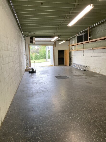 More Photos Of 4105 12 Mile Rd, Berkley Storefront For Sale