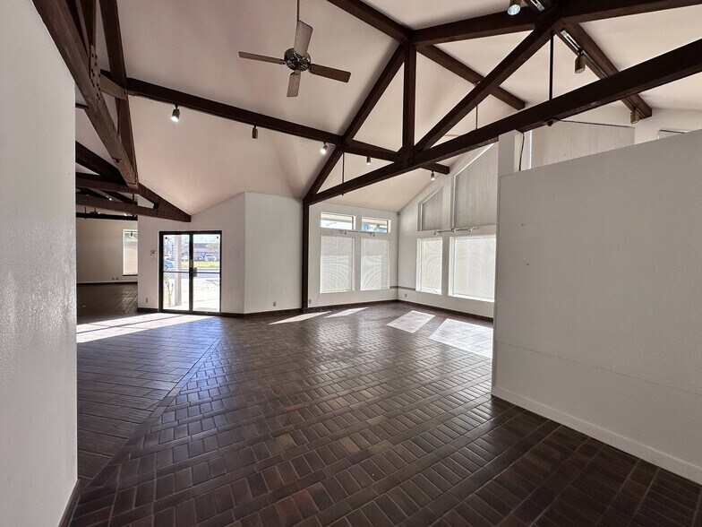 More Photos Of 1205 11th St, Reedley Storefront For Sale
