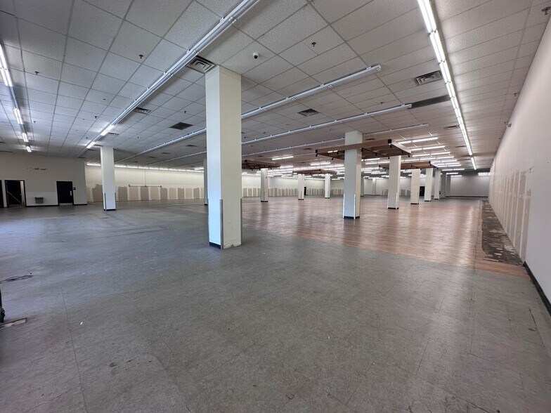 More Photos Of 1100 Jefferson Rd, Rochester Unknown For Lease