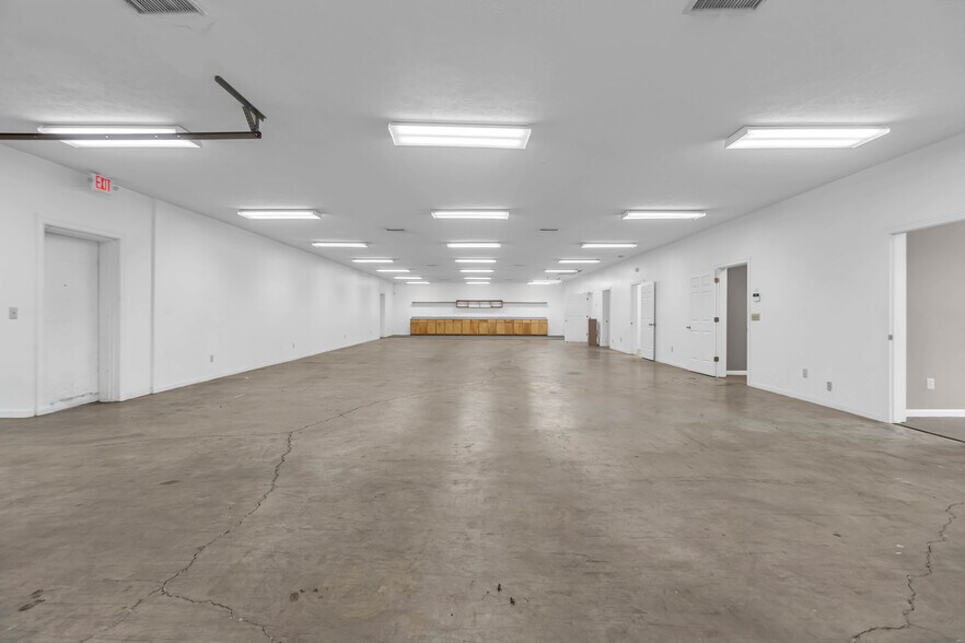 More Photos Of 5 Industrial Park Dr, Hendersonville Freestanding For Sale