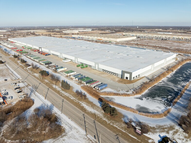 More Photos Of 701 Central Ave, University Park Distribution For Lease