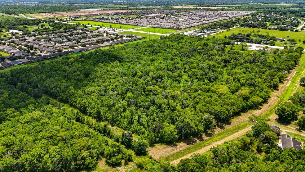 More Photos Of 0 Hwy 35 - CR 133 - 19.07ac, Alvin Land For Sale